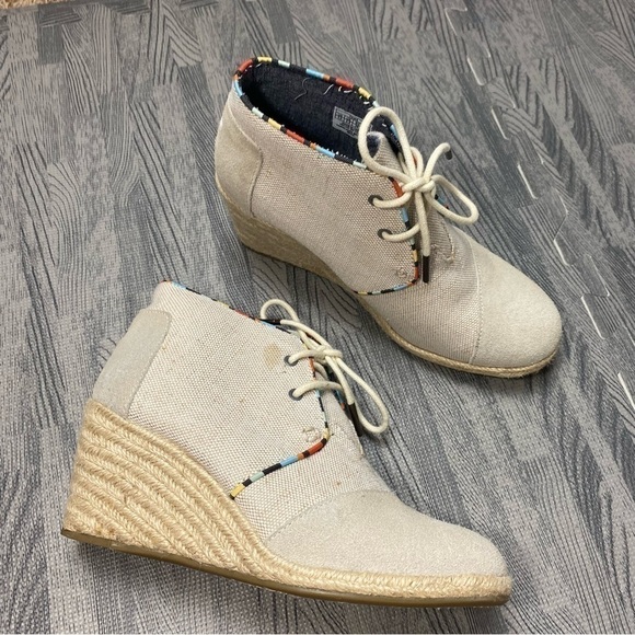 TOMS Desert Wedge Whisper Burlap Suede Espadrille Booties - Picture 1 of 15